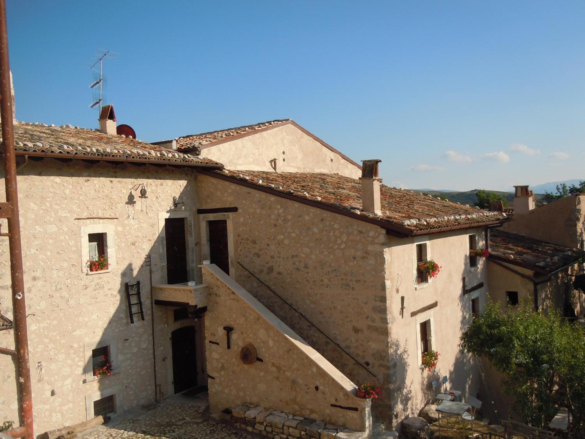 La Casa Su Le Dimore Del Borgo Santo Stefano Di Sessanio Dış mekan fotoğraf