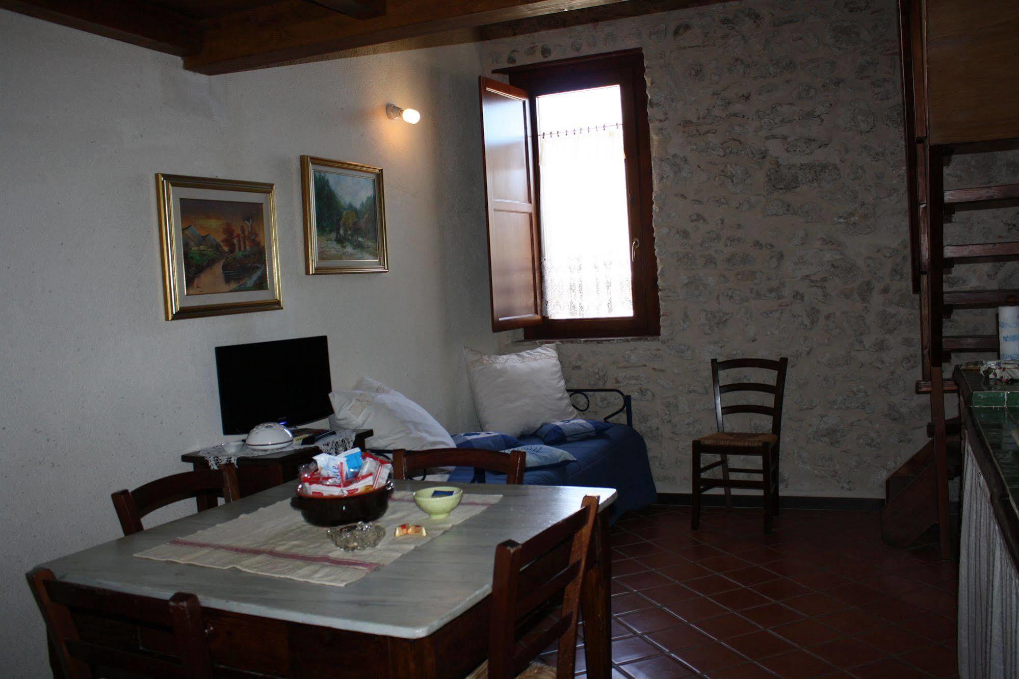 La Casa Su Le Dimore Del Borgo Santo Stefano Di Sessanio Dış mekan fotoğraf